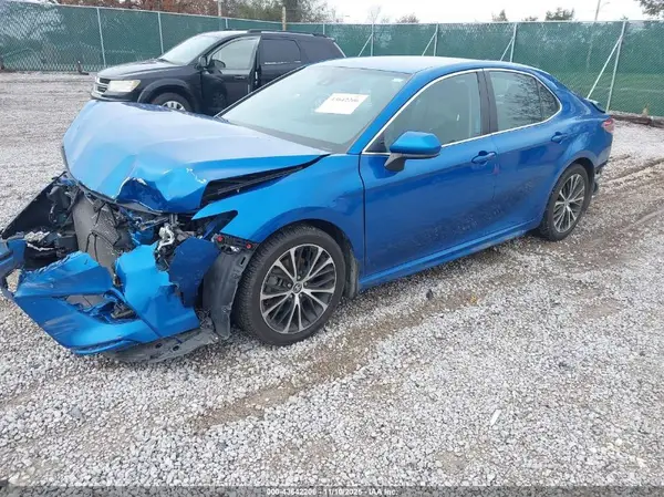 4T1G11AK8LU372101 2020 TOYOTA CAMRY - Image 2