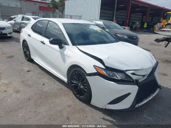 4T1G11AK8LU372177 2020 TOYOTA CAMRY - Image 1