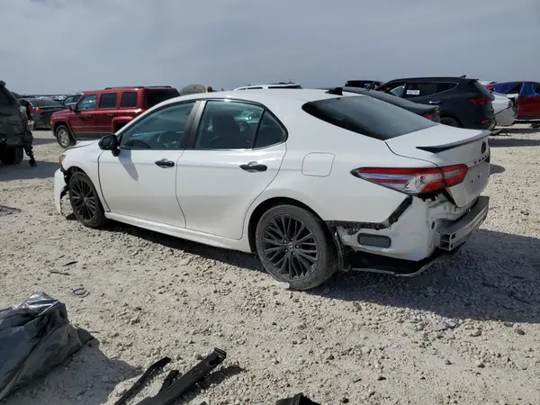 4T1G11AK8LU373541 2020 TOYOTA CAMRY - Image 2