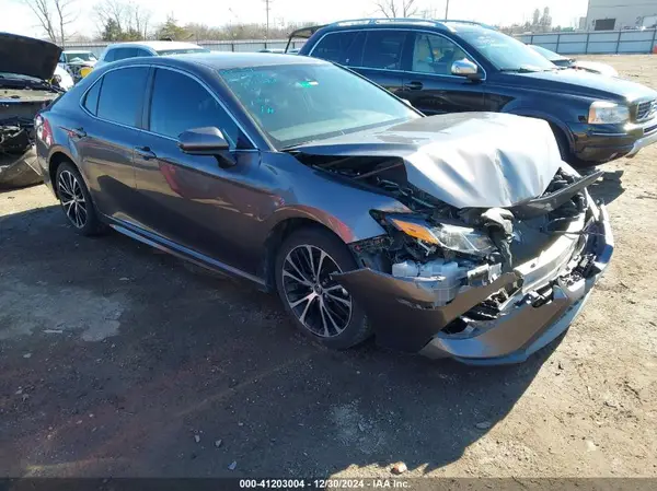 4T1G11AK8LU375189 2020 TOYOTA CAMRY - Image 1