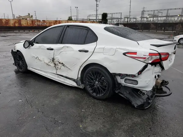 4T1G11AK8LU375404 2020 TOYOTA CAMRY - Image 2