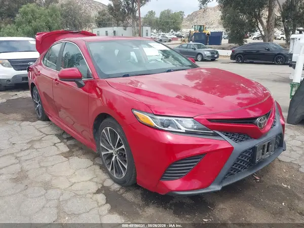 4T1G11AK8LU378996 2020 TOYOTA CAMRY - Image 1