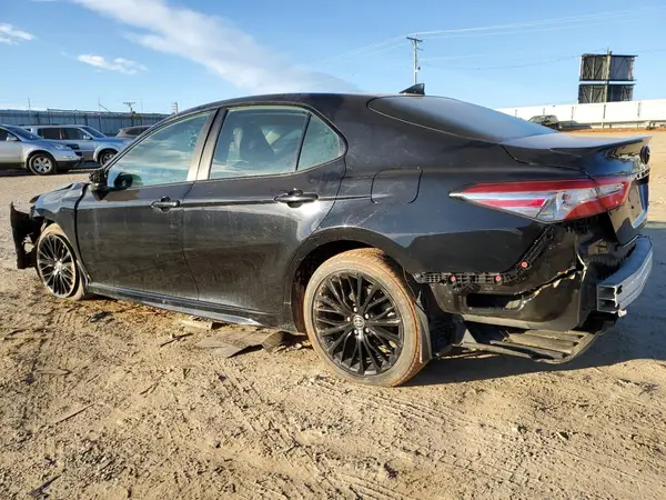 4T1G11AK8LU391750 2020 TOYOTA CAMRY - Image 2