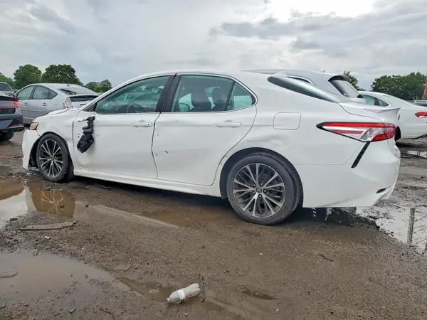 4T1G11AK8LU392249 2020 TOYOTA CAMRY - Image 2