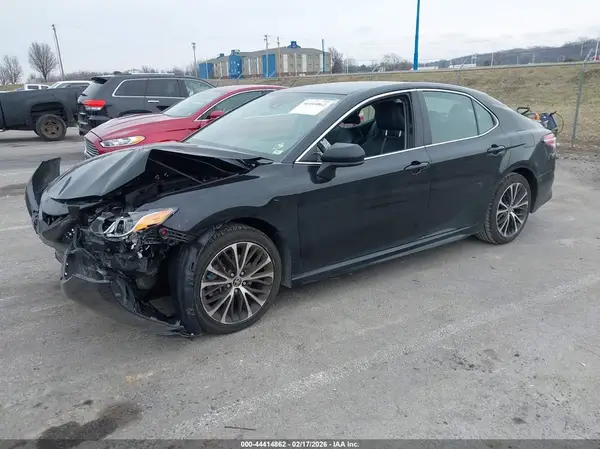 4T1G11AK8LU395927 2020 TOYOTA CAMRY - Image 2