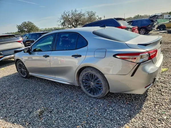 4T1G11AK8LU400110 2020 TOYOTA CAMRY - Image 2