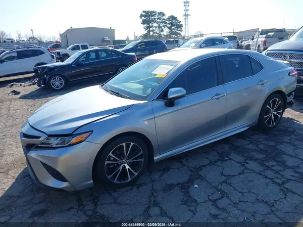 4T1G11AK8LU504001 2020 TOYOTA CAMRY - Image 2