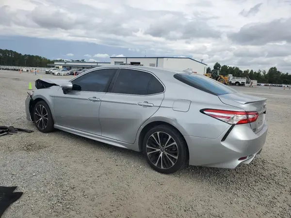 4T1G11AK8LU506590 2020 TOYOTA CAMRY - Image 2