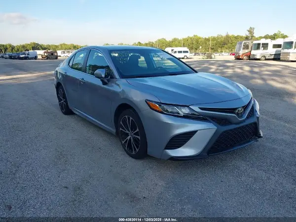 4T1G11AK8LU507836 2020 TOYOTA CAMRY - Image 1