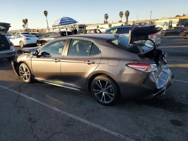 4T1G11AK8LU508596 2020 TOYOTA CAMRY - Image 2