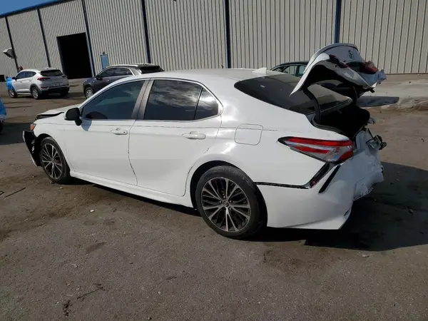 4T1G11AK8LU509747 2020 TOYOTA CAMRY - Image 2