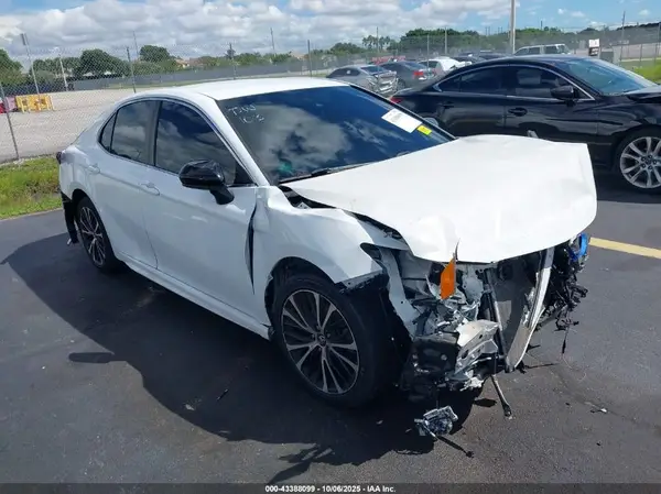4T1G11AK8LU859184 2020 TOYOTA CAMRY - Image 1