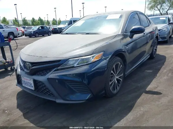 4T1G11AK8LU864496 2020 TOYOTA CAMRY - Image 2