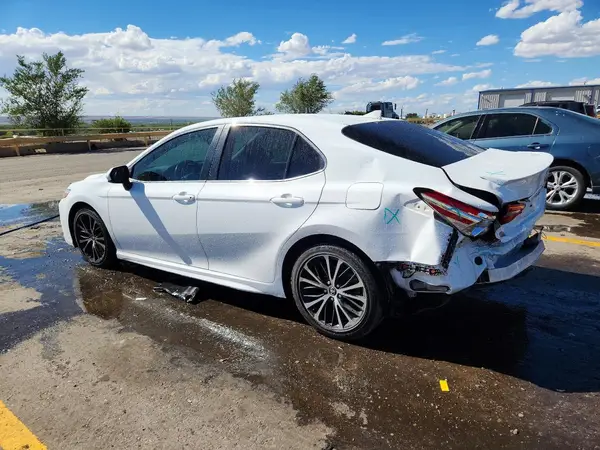 4T1G11AK8LU865941 2020 TOYOTA CAMRY - Image 2