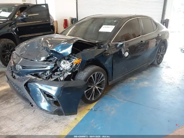 4T1G11AK8LU870945 2020 TOYOTA CAMRY - Image 2
