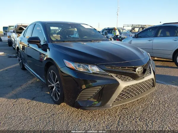 4T1G11AK8LU871853 2020 TOYOTA CAMRY - Image 1