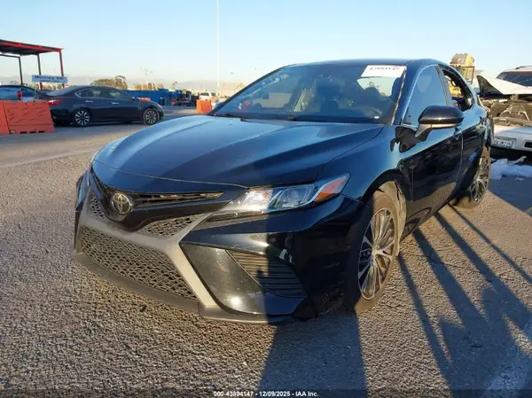 4T1G11AK8LU871853 2020 TOYOTA CAMRY - Image 2