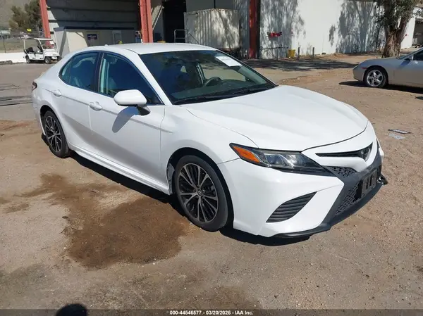 4T1G11AK8LU872114 2020 TOYOTA CAMRY - Image 1