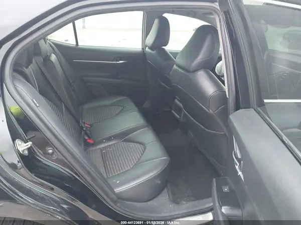 4T1G11AK8LU877555 2020 TOYOTA CAMRY - Image 8