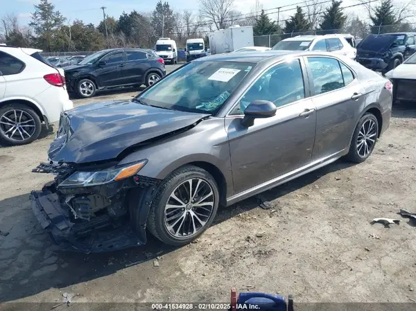 4T1G11AK8LU883551 2020 TOYOTA CAMRY - Image 2