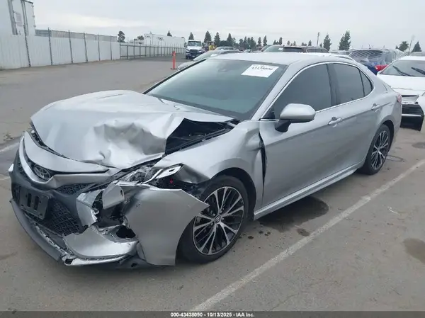 4T1G11AK8LU898535 2020 TOYOTA CAMRY - Image 2