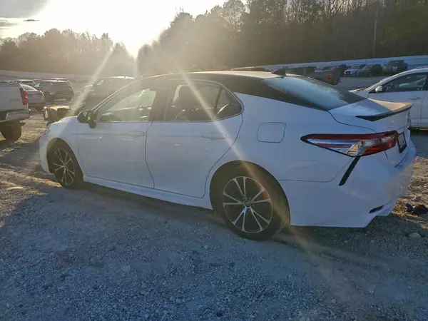 4T1G11AK8LU903541 2020 TOYOTA CAMRY - Image 2