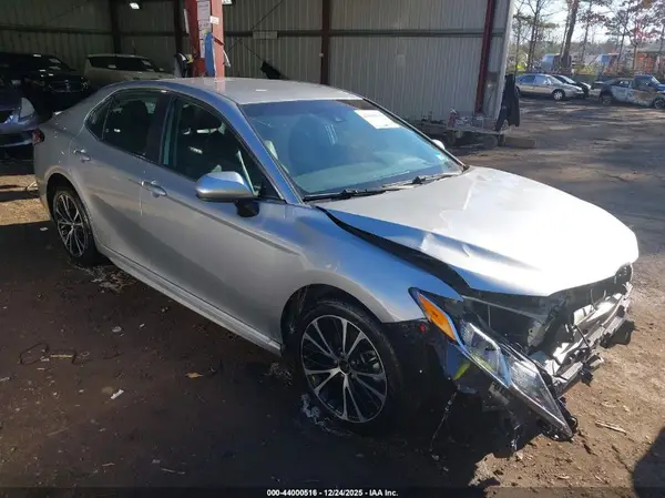4T1G11AK8LU905774 2020 TOYOTA CAMRY - Image 1