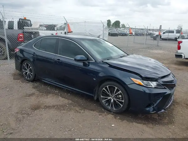 4T1G11AK8LU906990 2020 TOYOTA CAMRY - Image 1