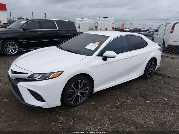 4T1G11AK8LU909985 2020 TOYOTA CAMRY - Image 2