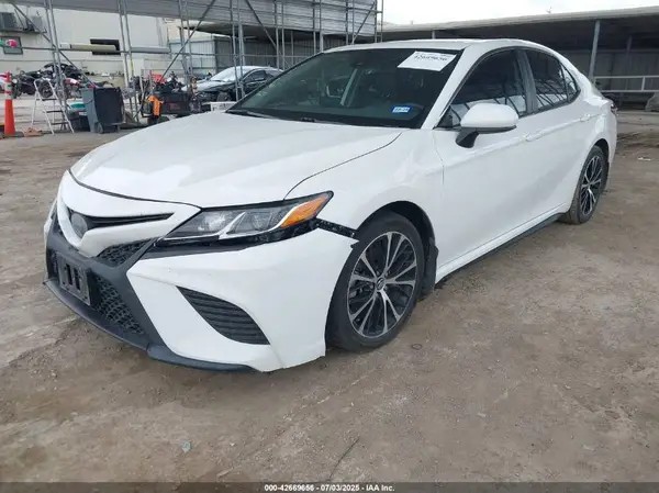 4T1G11AK8LU914295 2020 TOYOTA CAMRY - Image 2
