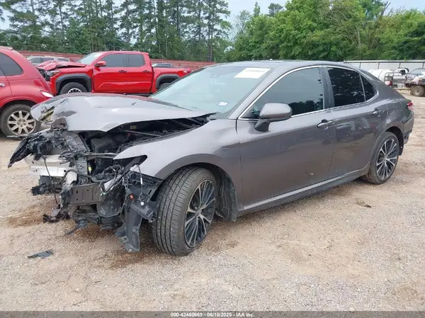 4T1G11AK8LU916564 2020 TOYOTA CAMRY - Image 2