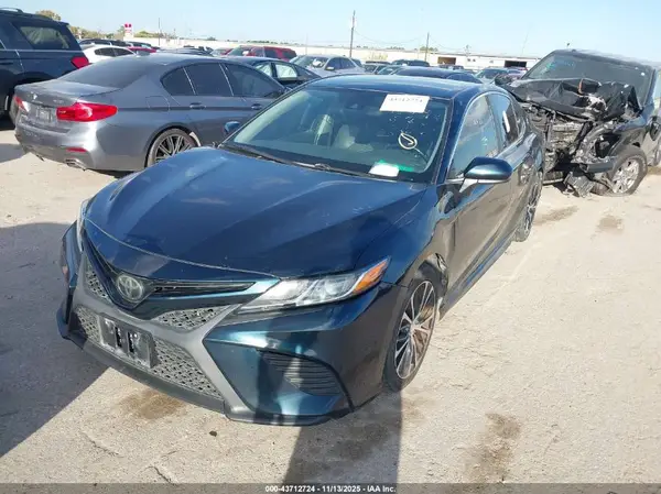 4T1G11AK8LU925717 2020 TOYOTA CAMRY - Image 2