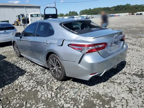 4T1G11AK8LU931646 2020 TOYOTA CAMRY - Image 2