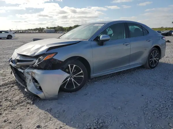 4T1G11AK8LU934885 2020 TOYOTA CAMRY - Image 1