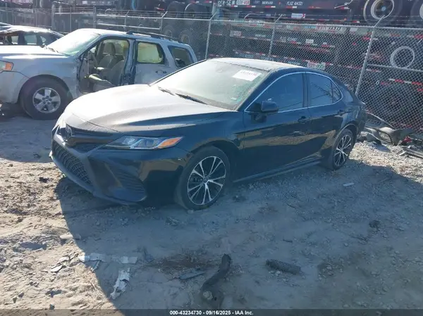 4T1G11AK8LU939679 2020 TOYOTA CAMRY - Image 2