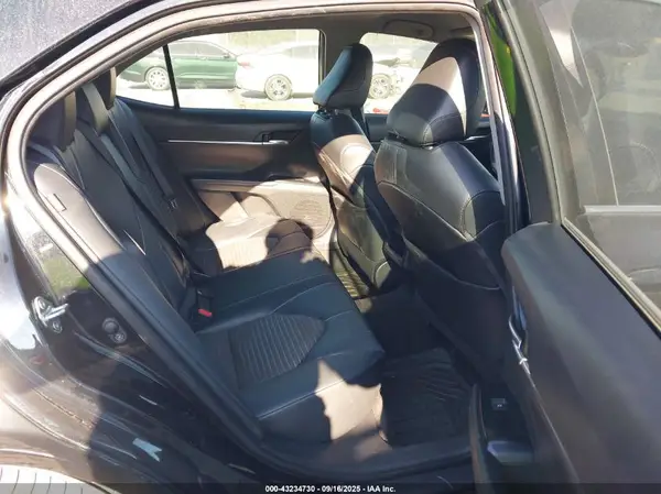 4T1G11AK8LU939679 2020 TOYOTA CAMRY - Image 8