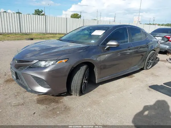 4T1G11AK8LU939715 2020 TOYOTA CAMRY - Image 2