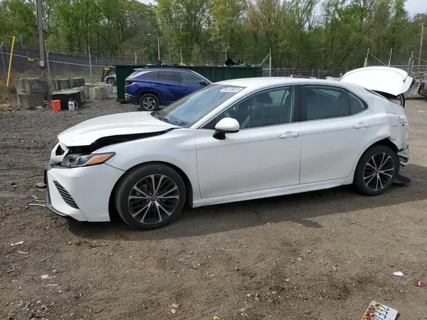 4T1G11AK8LU943327 2020 TOYOTA CAMRY - Image 1