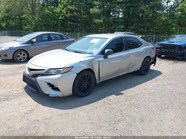 4T1G11AK8LU944297 2020 TOYOTA CAMRY - Image 2