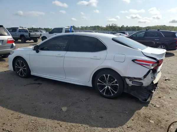 4T1G11AK8LU945000 2020 TOYOTA CAMRY - Image 2