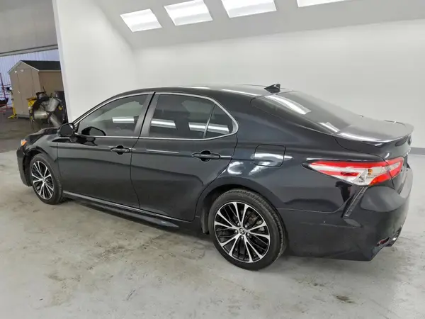 4T1G11AK8LU947331 2020 TOYOTA CAMRY - Image 2