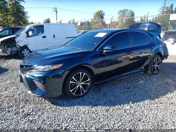 4T1G11AK8LU947426 2020 TOYOTA CAMRY - Image 2