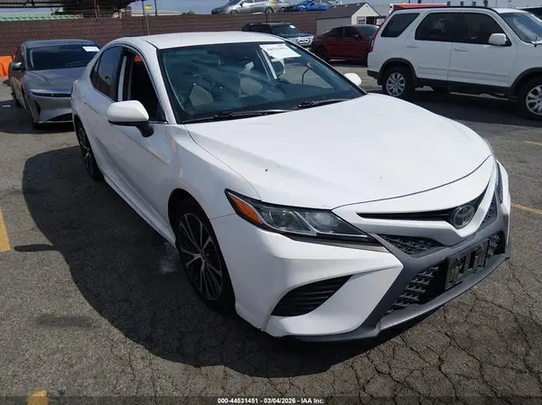 4T1G11AK8LU953419 2020 TOYOTA CAMRY - Image 1