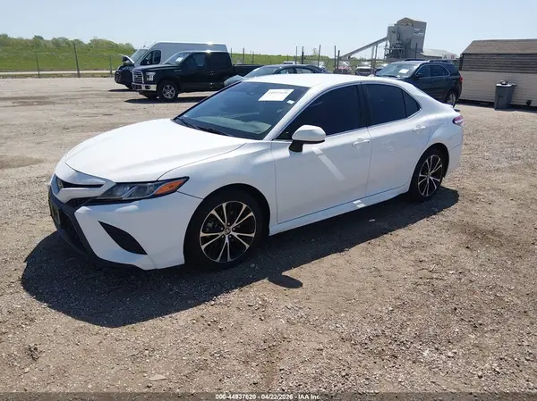 4T1G11AK8LU955509 2020 TOYOTA CAMRY - Image 2