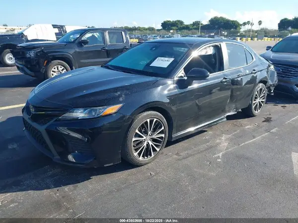 4T1G11AK8LU956742 2020 TOYOTA CAMRY - Image 2