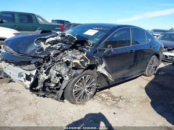 4T1G11AK8LU957860 2020 TOYOTA CAMRY - Image 2