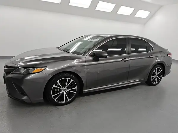4T1G11AK8LU961357 2020 TOYOTA CAMRY - Image 1