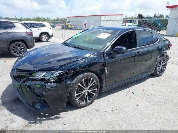 4T1G11AK8LU961567 2020 TOYOTA CAMRY - Image 2
