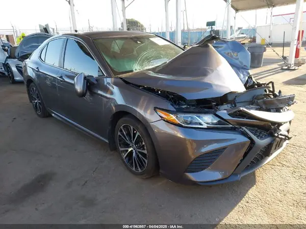 4T1G11AK8LU962668 2020 TOYOTA CAMRY - Image 1