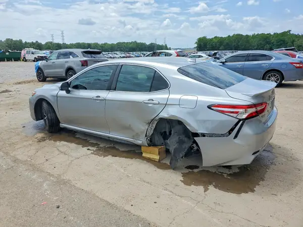 4T1G11AK8LU970916 2020 TOYOTA CAMRY - Image 2